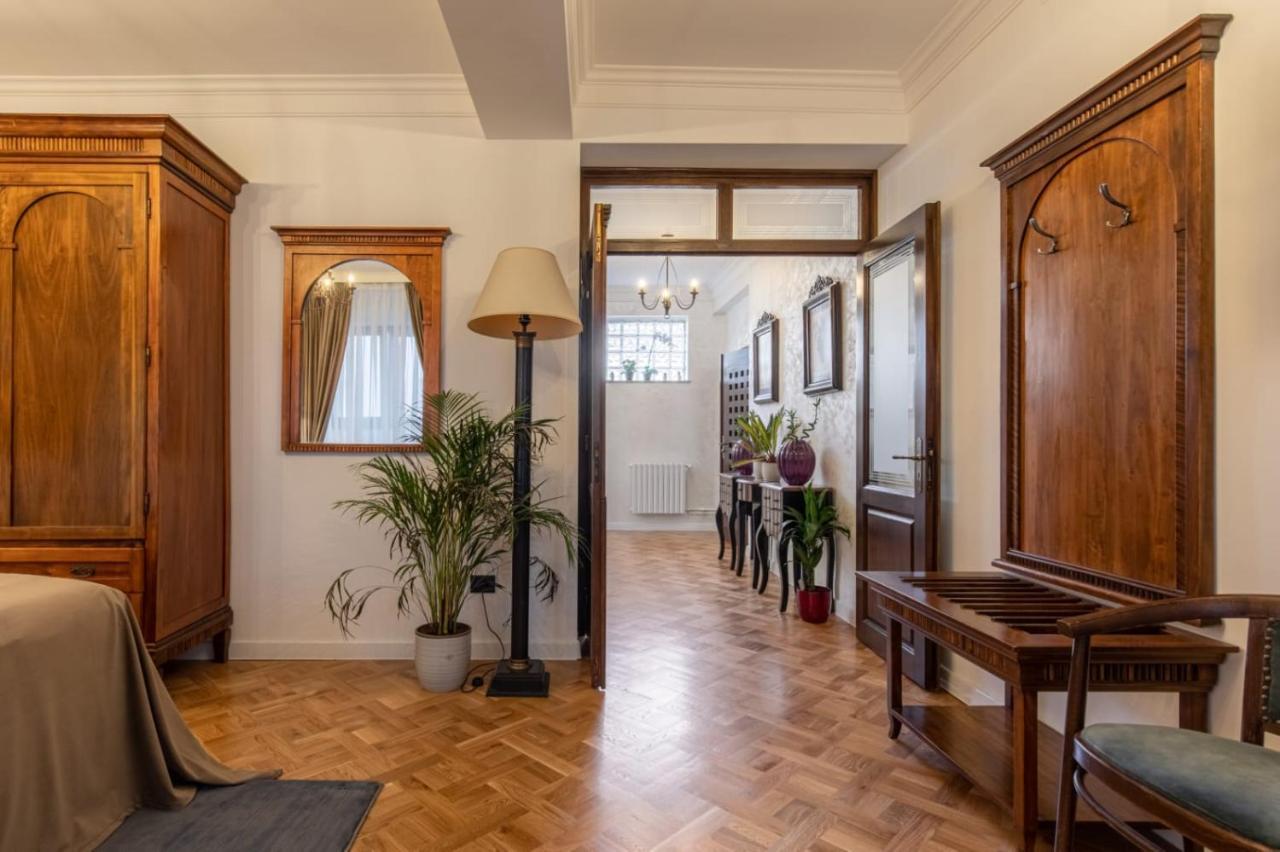Clucerului Arc De Triomphe Hotell Bukarest Exteriör bild